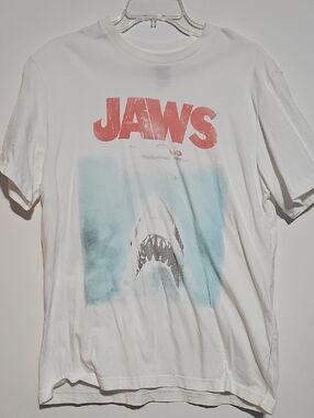 Tailgate JAWS Vintage Graphic Tee M White with Red & Aqua Print Shark
